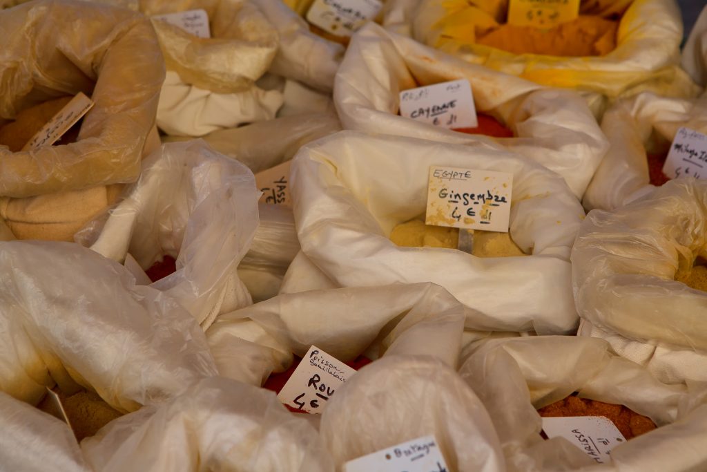 Sacs d'épices marché de Les Vans