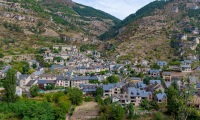 Village de Sainte Enimie (panoramique 4 photos) - Canon EOS 5D Mark III - EF 50 mm f/1,4 USM - ISO 200 - f/11 - 1/200 s