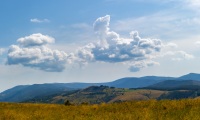 Nuages sur le causse Méjean (panoramique 3 photos) - Canon EOS 5D Mark III - EF 50 mm f/1,4 USM - ISO 100 - f/11 - 1/640 s