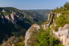 Panoramique par assemblage (5 photos) des gorges de la Jonte - Canon EOS 5D Mark III - EF 50 mm f/1,4 USM - ISO 100 - f/11 - 1/40 s