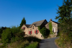 Maison en pierre - Canon EOS 5D Mark III - EF 50 mm f/1,4 USM - ISO 100 - f/11 - 1/250 s