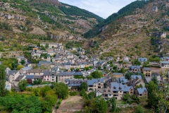 Village de Sainte Enimie (panoramique 4 photos) - Canon EOS 5D Mark III - EF 50 mm f/1,4 USM - ISO 200 - f/11 - 1/200 s