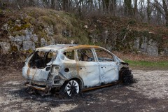 Voiture brulée - Canon EOS 5D Mark III - EF 50 mm f/1,4 USM - ISO 200 - f/5,6 - 1/320 s