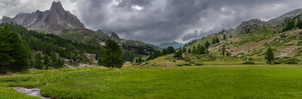 Panorama de la vallée de la Clarée depuis le refuge de Laval