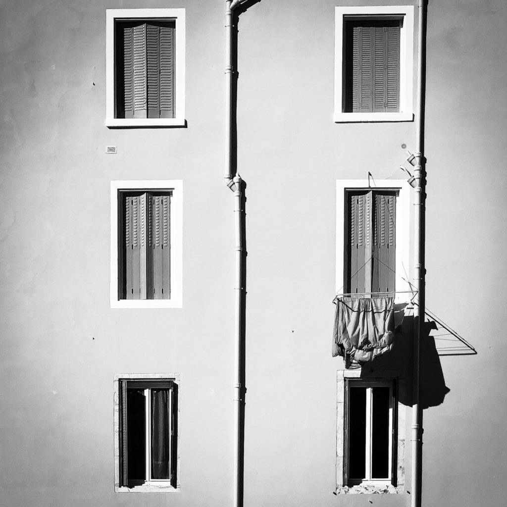 Une photo par jour - Linge à la fenêtre