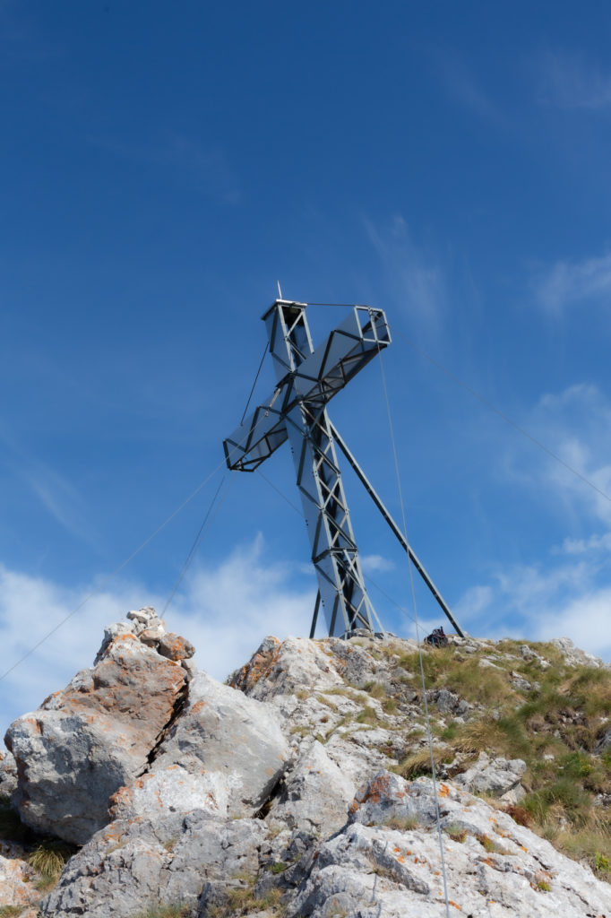 Croix au sommet de l'Arclusaz