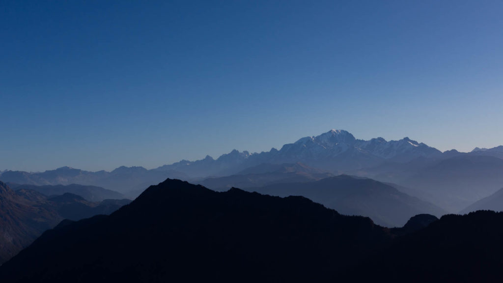 La chaine du Mont-Blanc depuis la pointe de la Sambuy