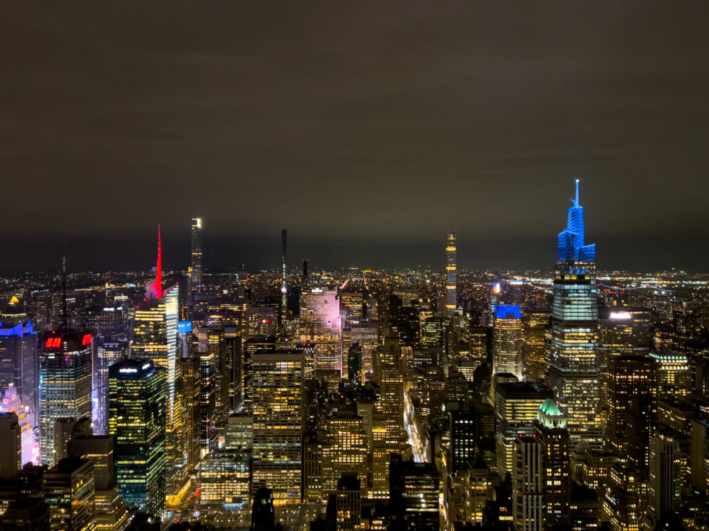 Manhattan la nuit depuis le sommet de l'empire State Building