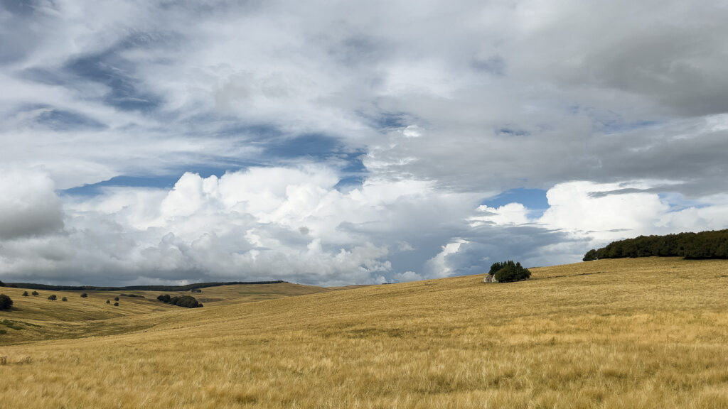 Buron perdu en dans les monts de l'Aubrac